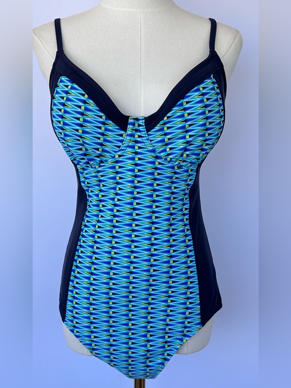 Athleta Women’s Luminate 1-Piece Swimsuit Underwire Padded Cups Size 36D/DD